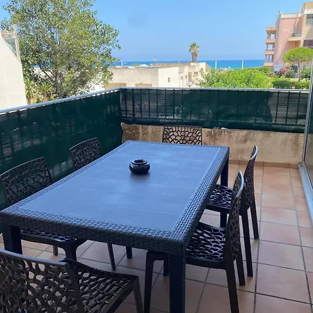 公寓 50m De La Mer, 2 *